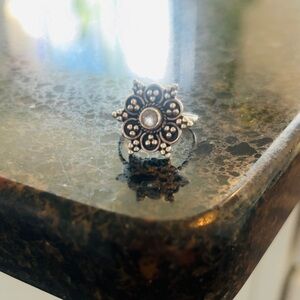 Elegant Silver Floral Ring